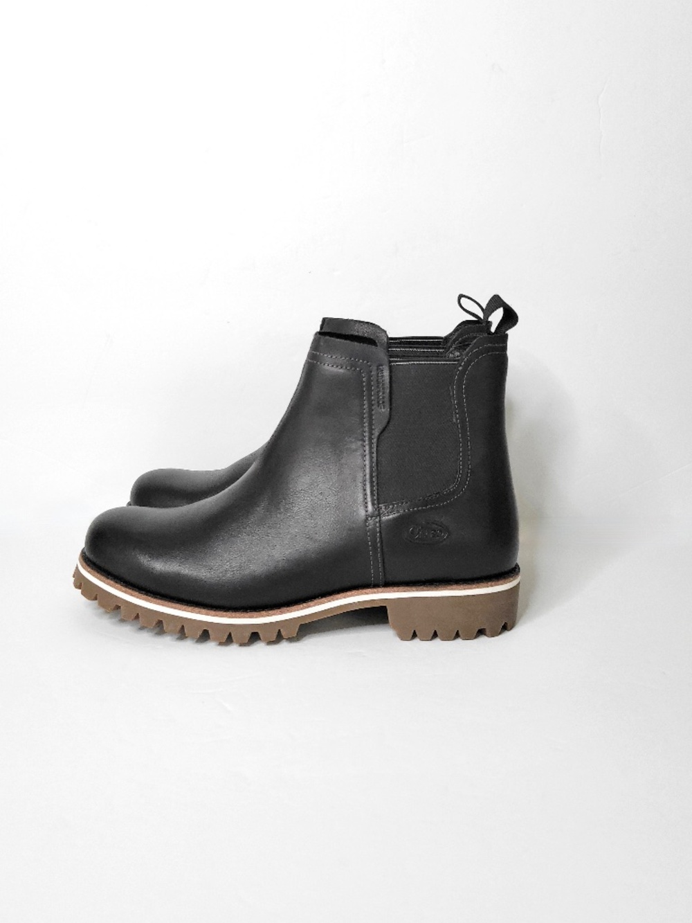 NWOT Chaco Fields Chelsea Waterproof Boot - 8.5 (US)